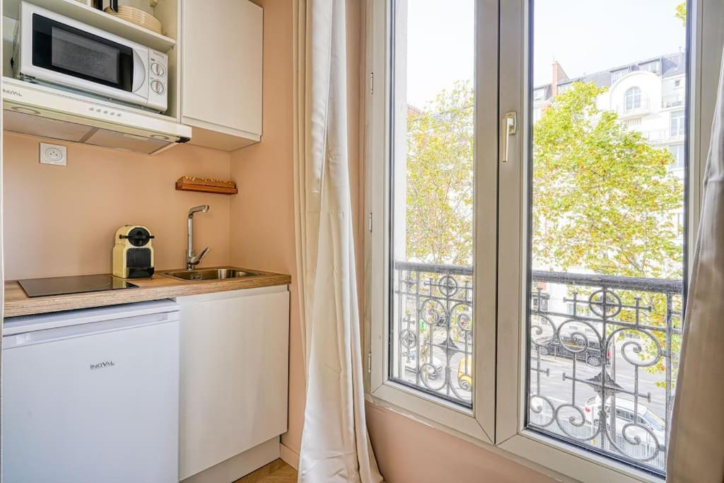 Appartement Colore Wagram - II パリ エクステリア 写真